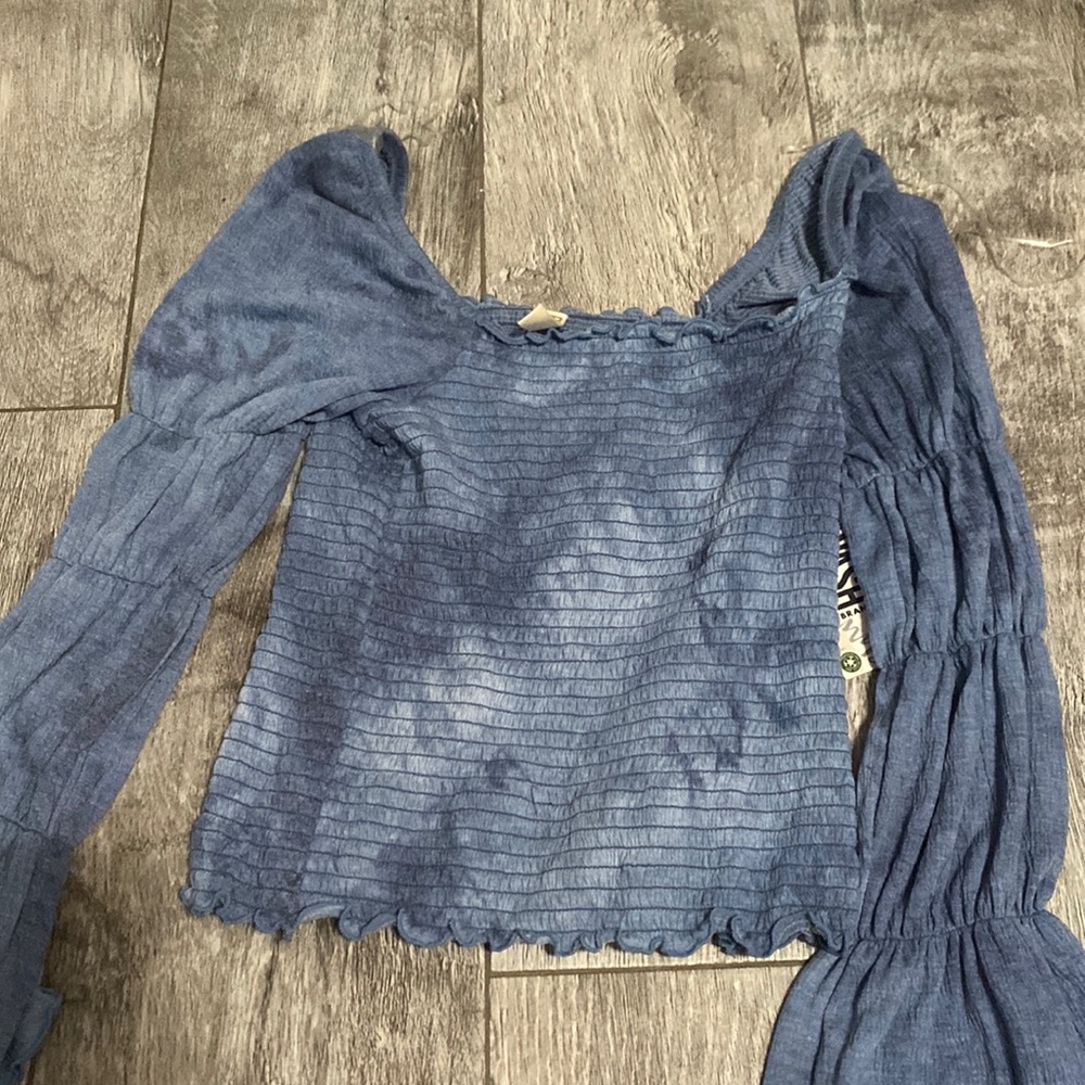 Blue crop top